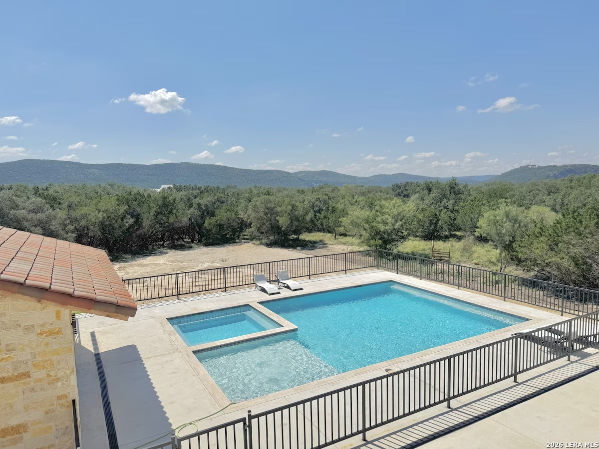 1747 Mountain Valley Drive Concan TX 78838