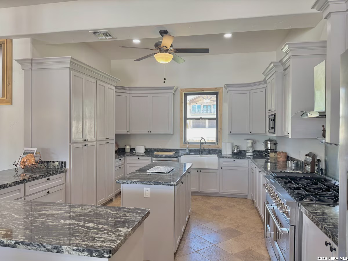 1747 Mountain Valley Drive Concan TX 78838