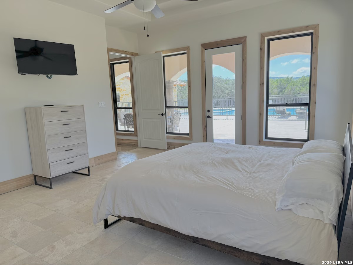 1747 Mountain Valley Drive Concan TX 78838