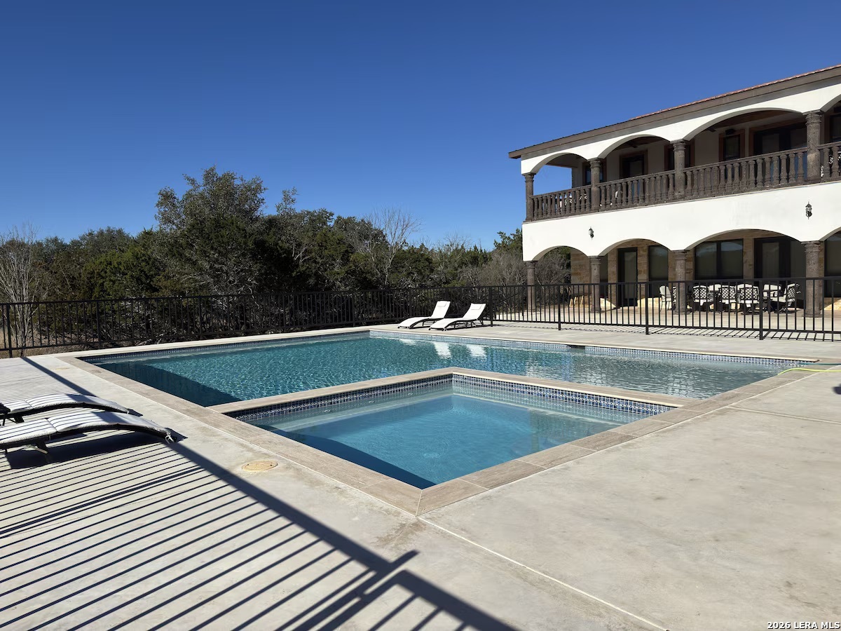 1747 Mountain Valley Drive Concan TX 78838