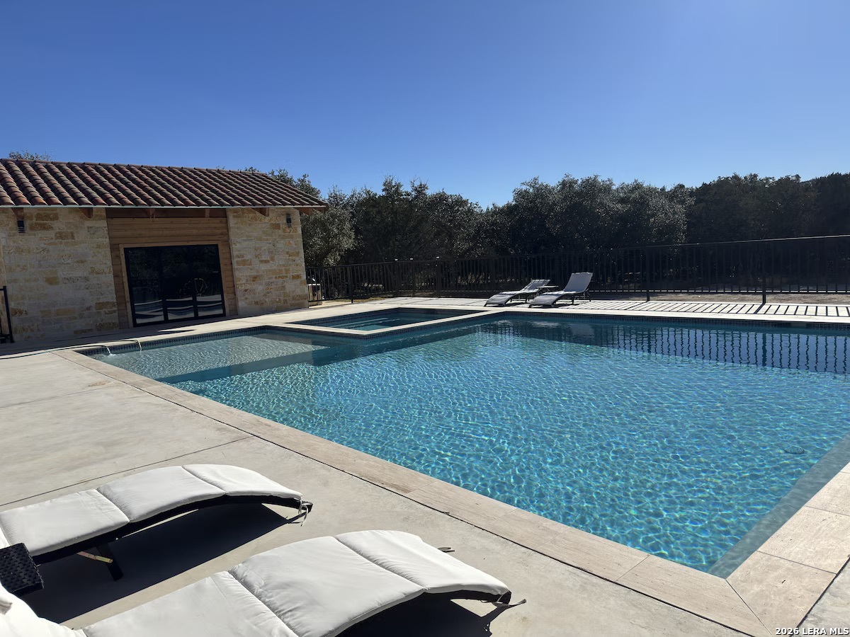 1747 Mountain Valley Drive Concan TX 78838