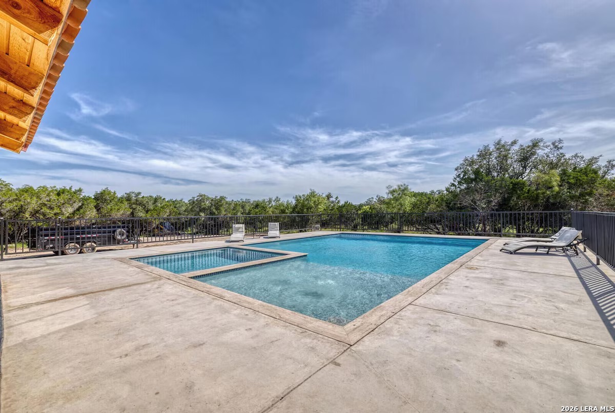 1747 Mountain Valley Drive Concan TX 78838