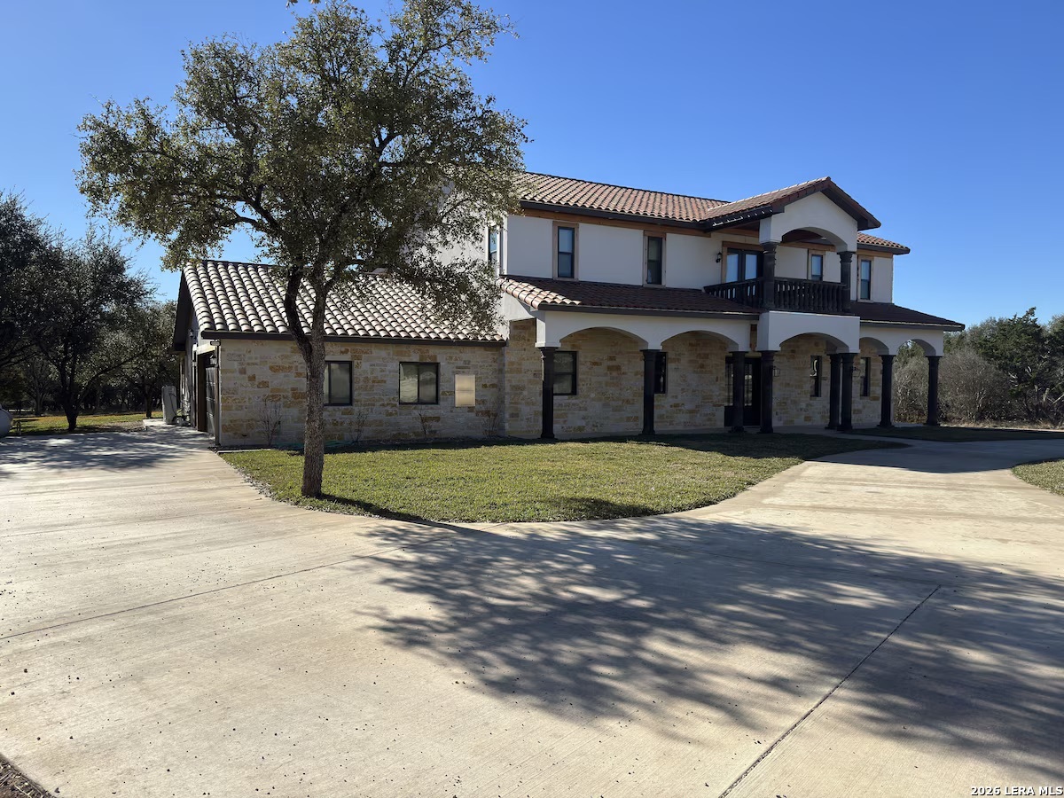 1747 Mountain Valley Drive Concan TX 78838