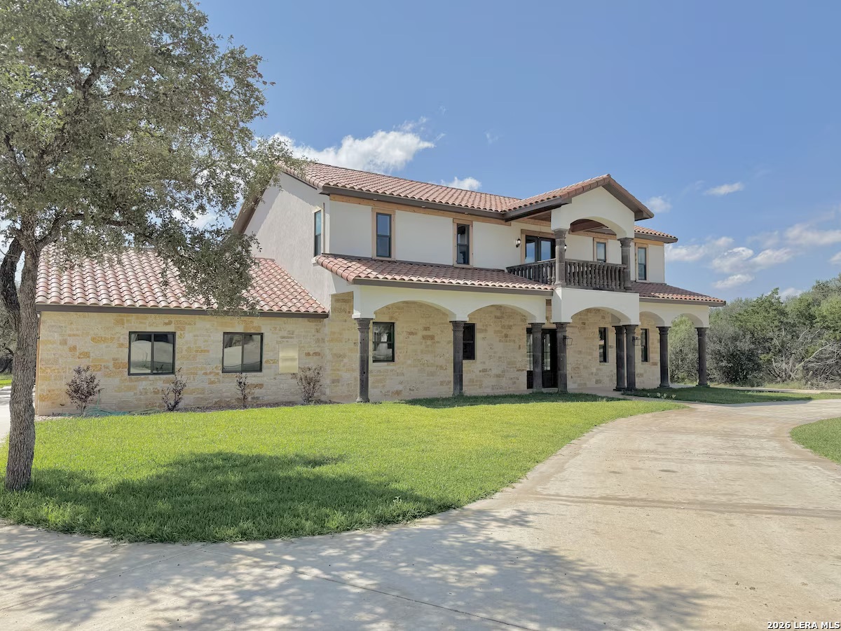 1747 Mountain Valley Drive Concan TX 78838