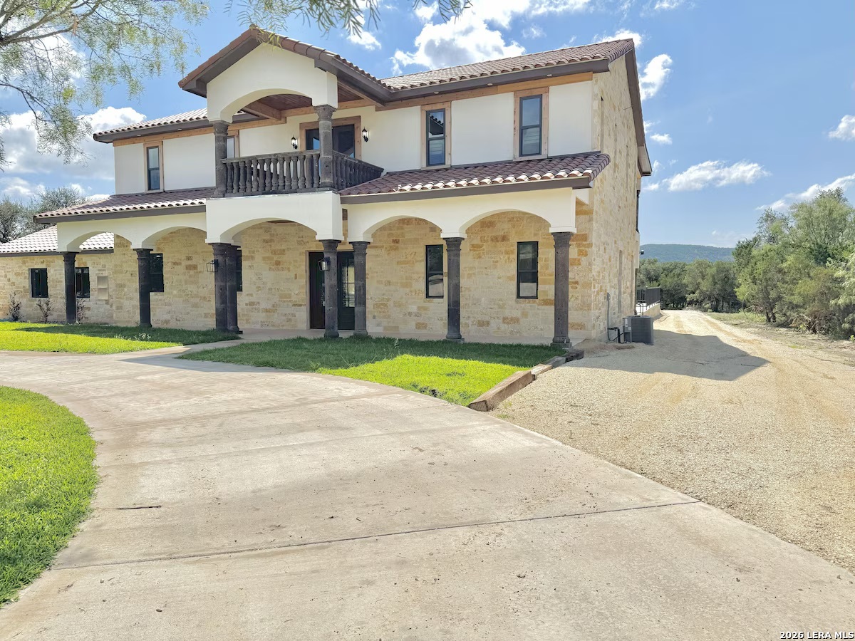 1747 Mountain Valley Drive Concan TX 78838