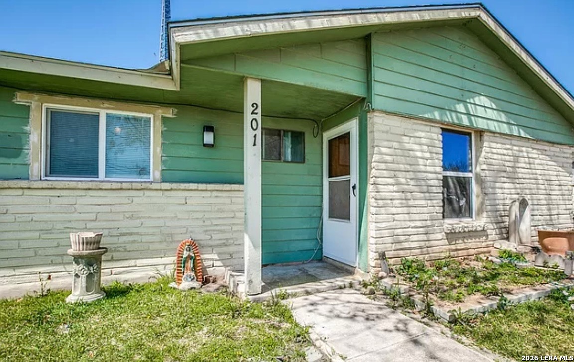 201 Brenda Drive Converse TX 78109