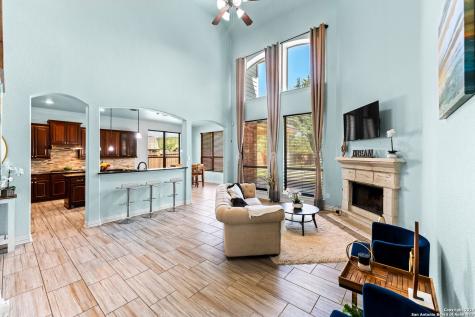 11407 Massive Mount Helotes TX 78023