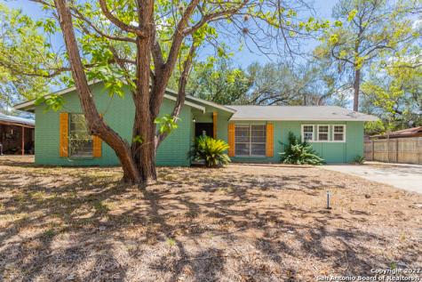 1109 Maia Street Pleasanton TX 78064