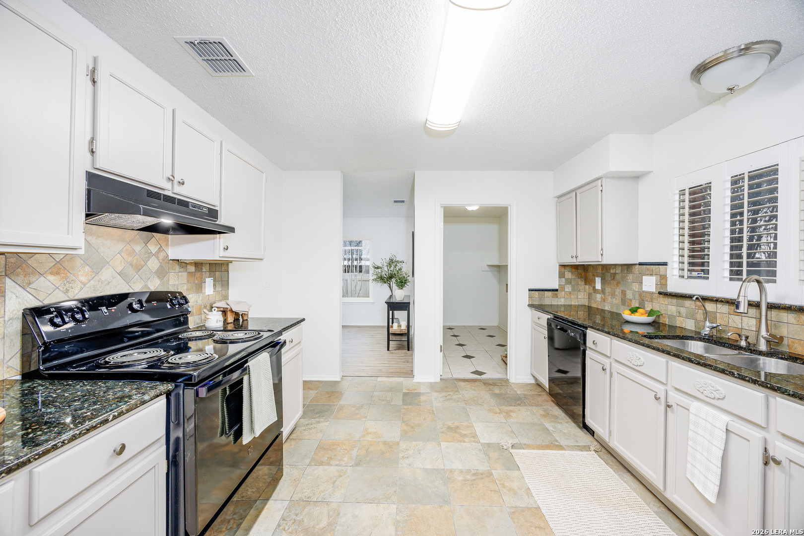 7414 Forest Stream Live Oak TX 78233