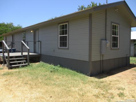 129 N Mulberry Street Pearsall TX 78061