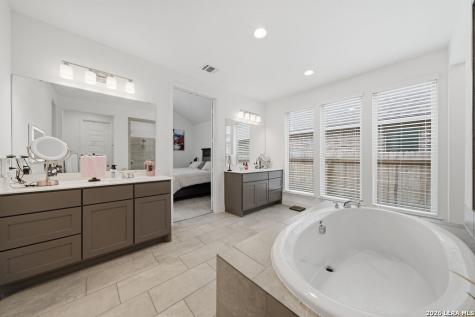 10123 Dapple Colt San Antonio TX 78254