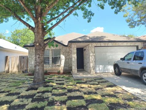 2215 Muddy Peak Drive San Antonio TX 78245