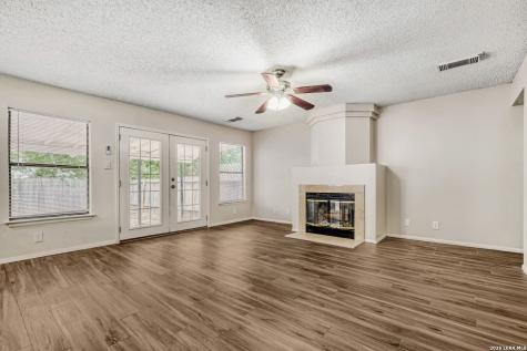 8264 Longhorn Ridge Converse TX 78109