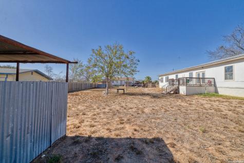 303 19th Carrizo Springs TX 78834