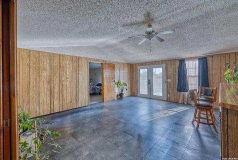 303 19th Carrizo Springs TX 78834