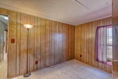 303 19th Carrizo Springs TX 78834