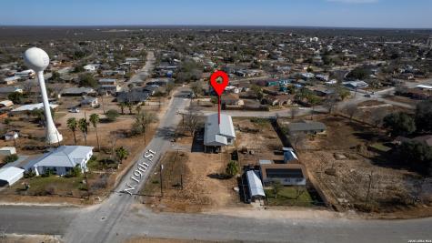 303 19th Carrizo Springs TX 78834
