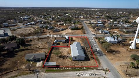 303 19th Carrizo Springs TX 78834