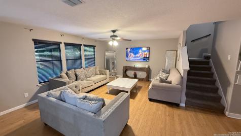 10239 Huisache Field Helotes TX 78023