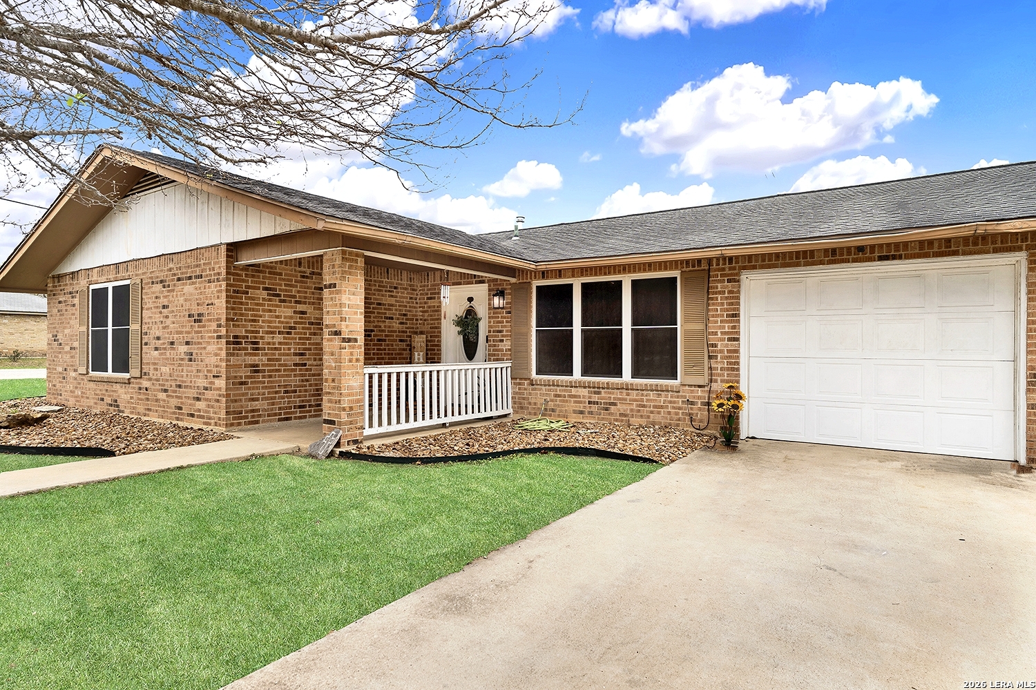 1501 Longhorn Floresville TX 78114