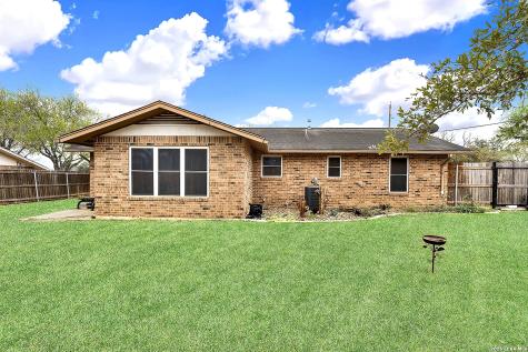 1501 Longhorn Floresville TX 78114