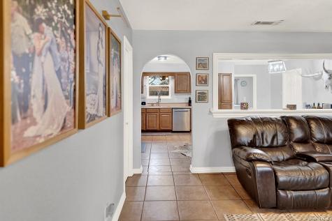 1501 Longhorn Floresville TX 78114