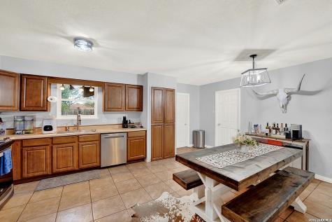 1501 Longhorn Floresville TX 78114