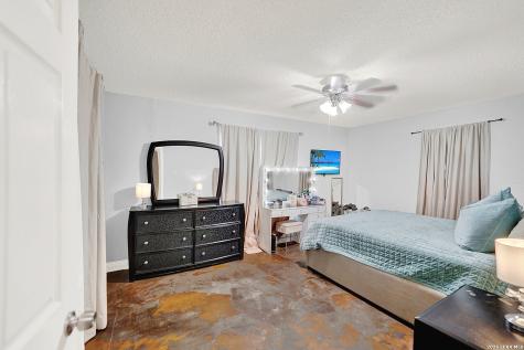 1501 Longhorn Floresville TX 78114