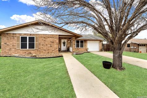 1501 Longhorn Floresville TX 78114