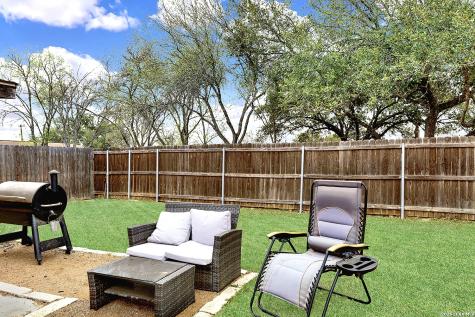 1501 Longhorn Floresville TX 78114