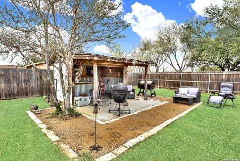 1501 Longhorn Floresville TX 78114