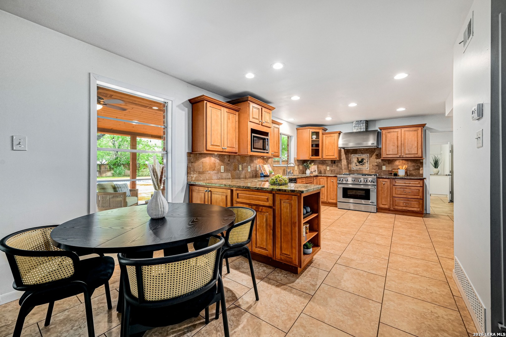 155 William Classen Hollywood Park TX 78232