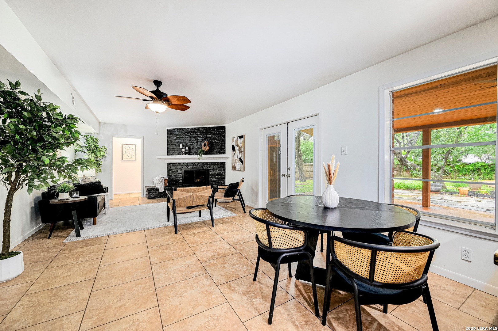 155 William Classen Hollywood Park TX 78232