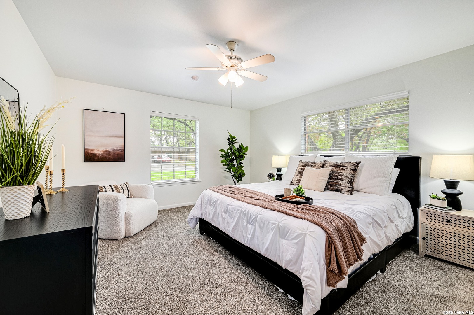 155 William Classen Hollywood Park TX 78232