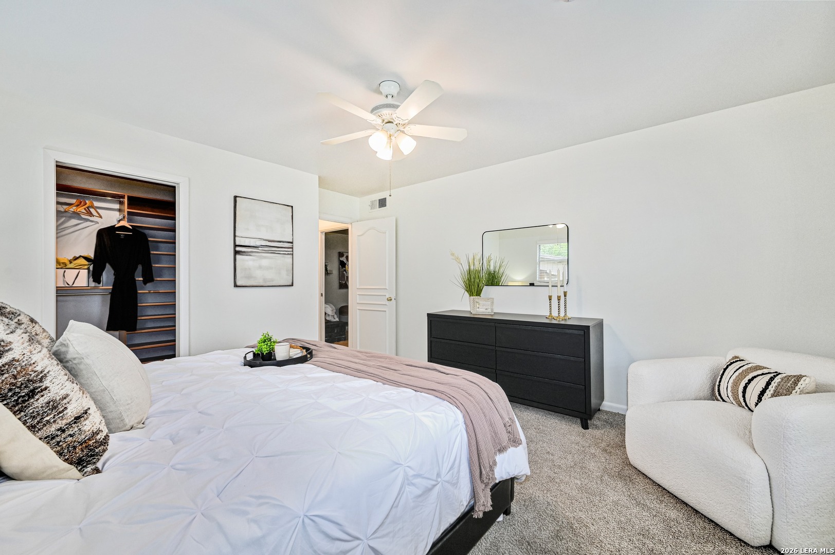 155 William Classen Hollywood Park TX 78232