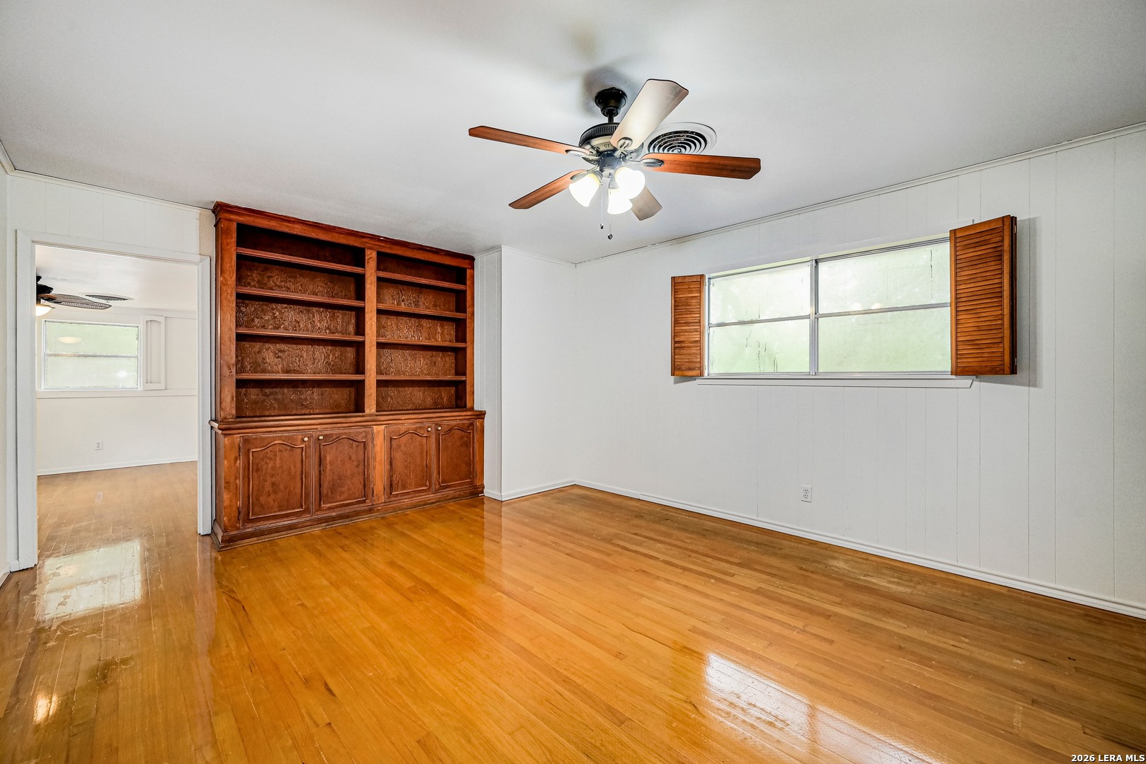 155 William Classen Hollywood Park TX 78232