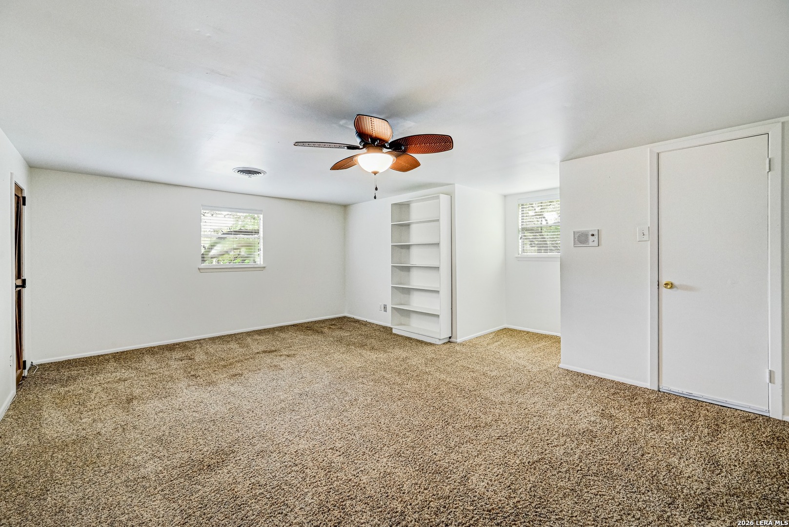 155 William Classen Hollywood Park TX 78232