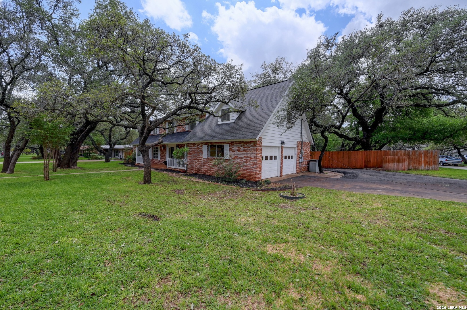 155 William Classen Hollywood Park TX 78232