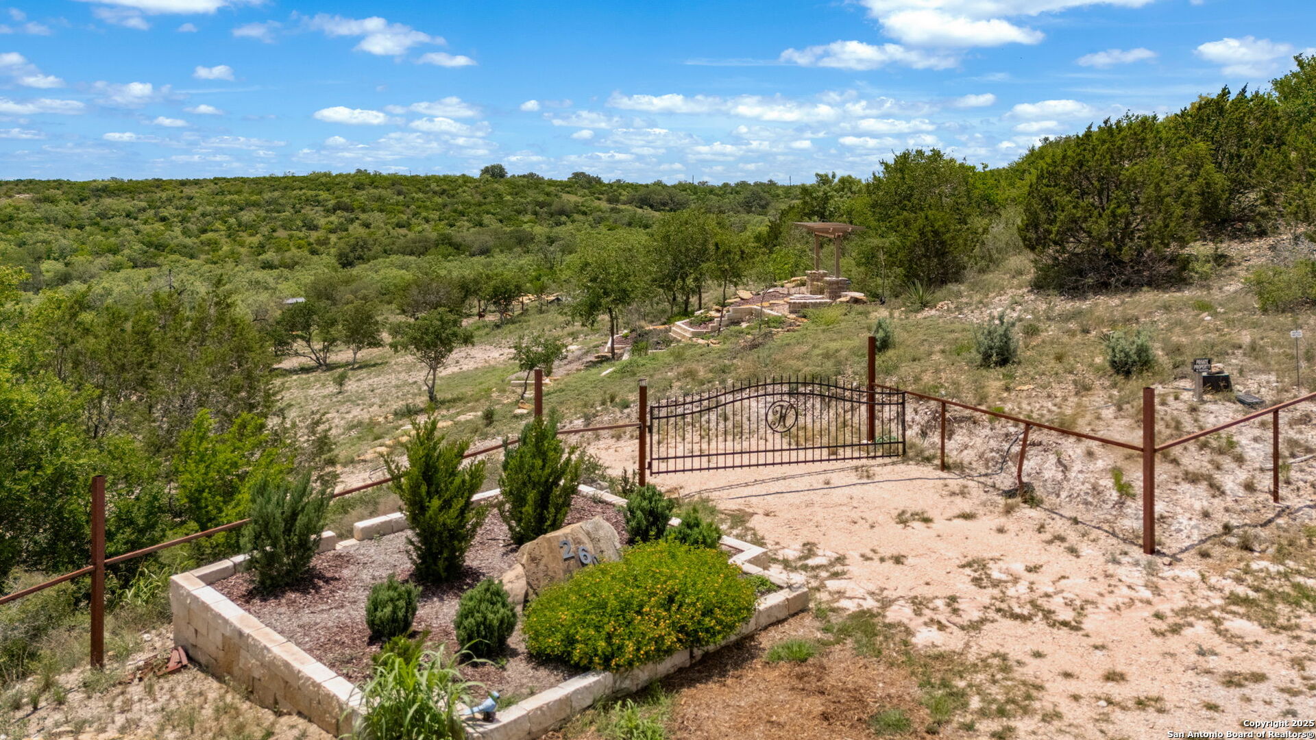 260 County Road 367 Hondo TX 78861