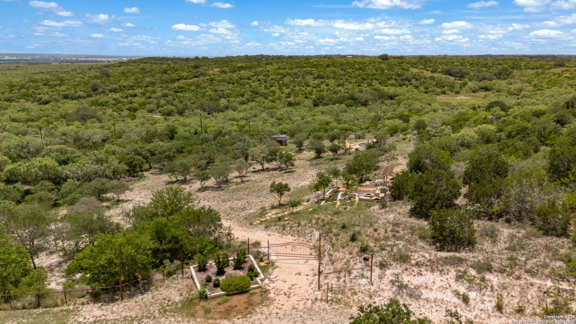 260 County Road 367 Hondo TX 78861
