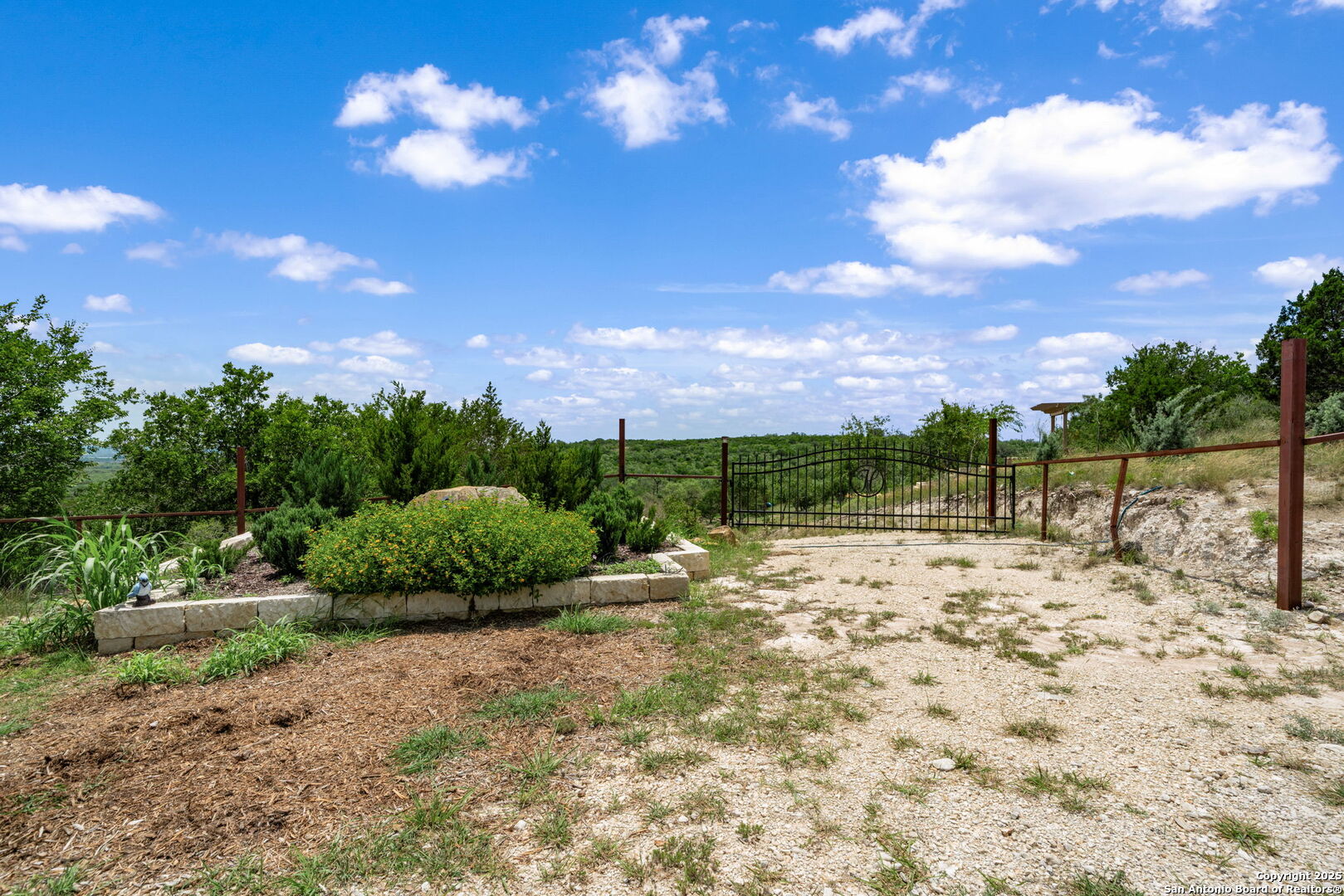 260 County Road 367 Hondo TX 78861