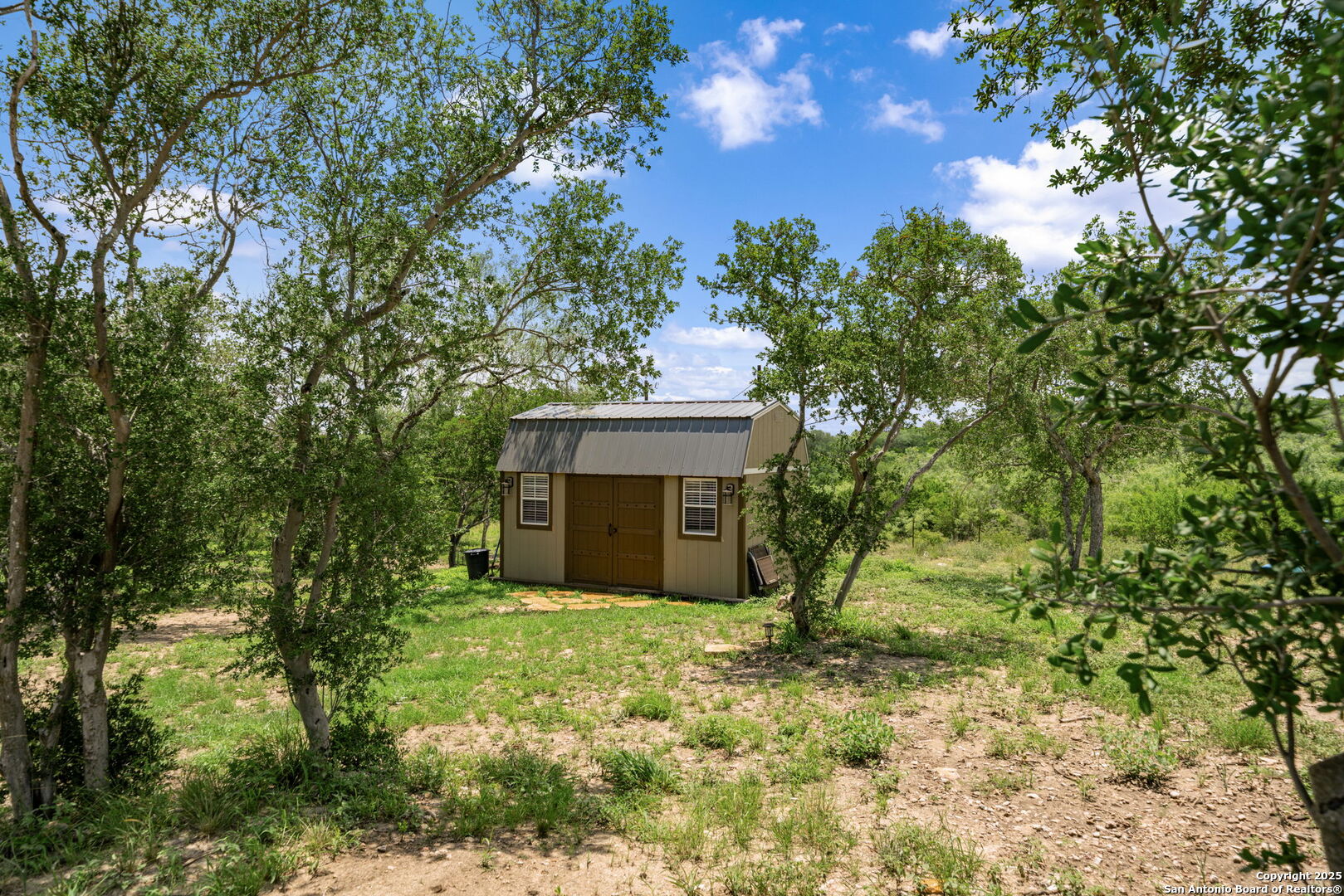 260 County Road 367 Hondo TX 78861