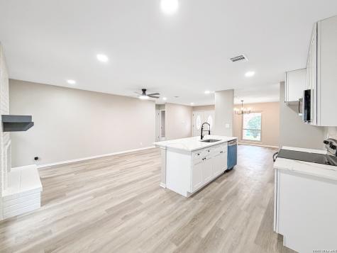 6927 Sunset Village Drive San Antonio TX 78249
