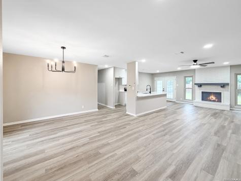 6927 Sunset Village Drive San Antonio TX 78249