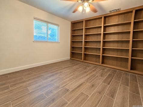 614 Moorside Drive Windcrest TX 78239