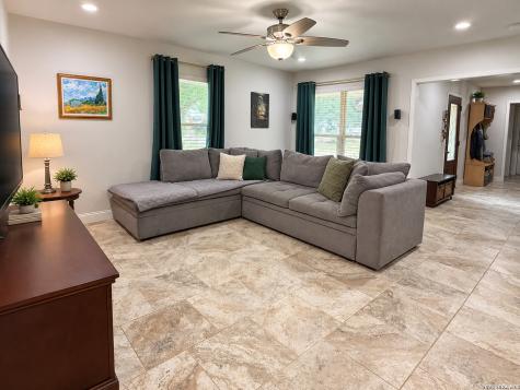 614 Moorside Drive Windcrest TX 78239