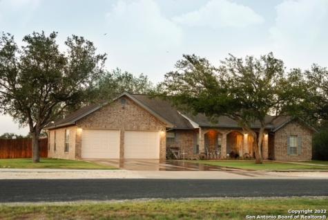 510 N Nelson Street Falls City TX 78113