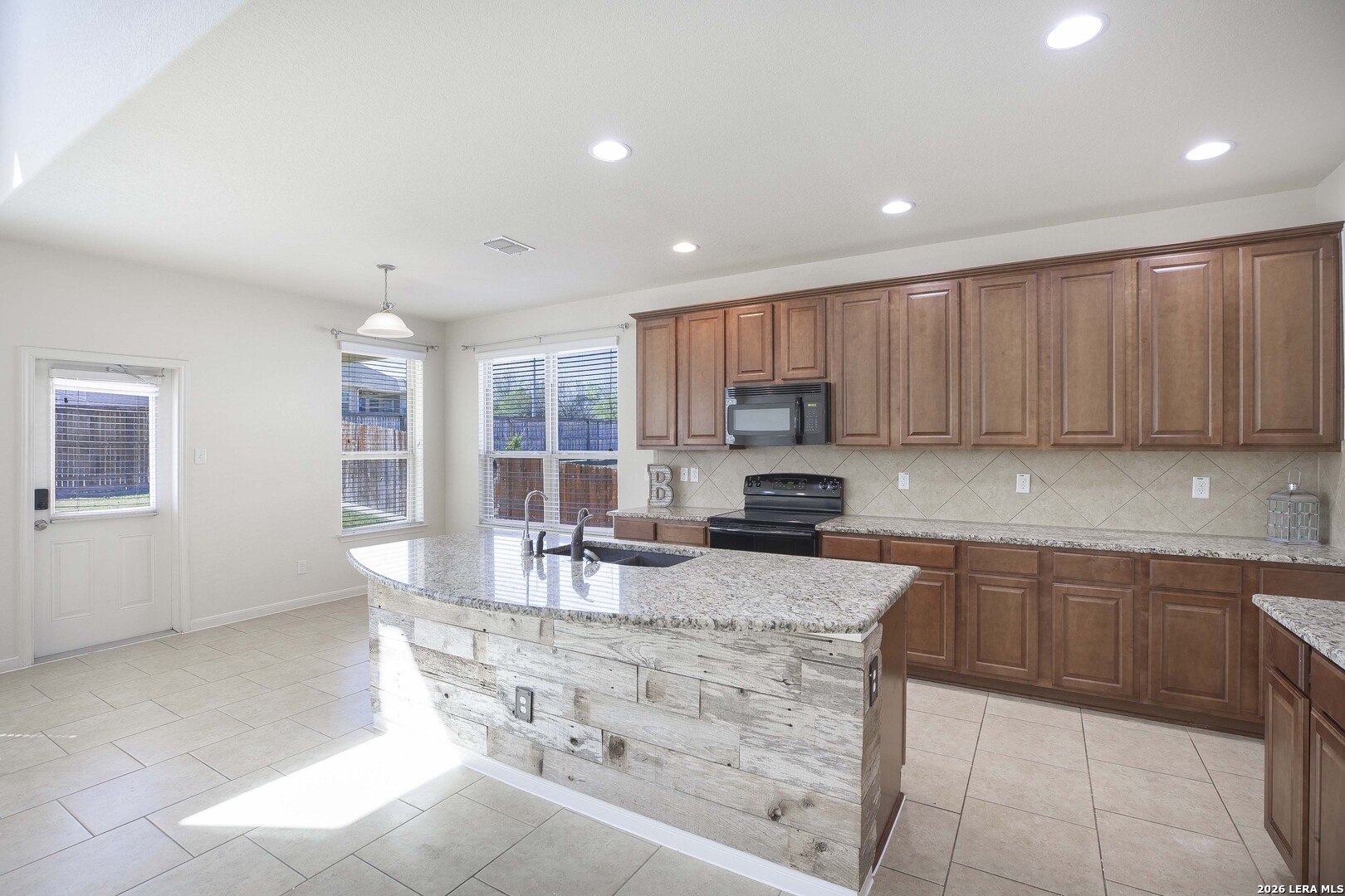 4580 Split Oak Schertz TX 78108