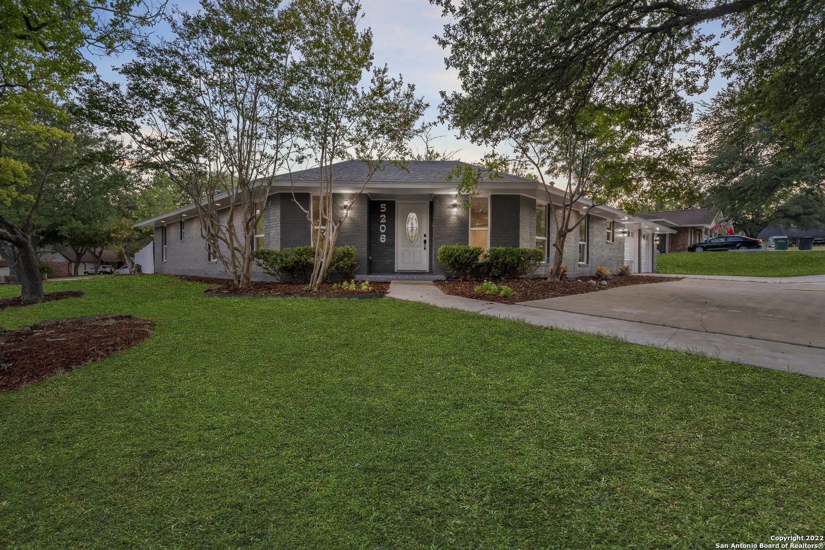 5206 King Edward Street San Antonio TX 78229