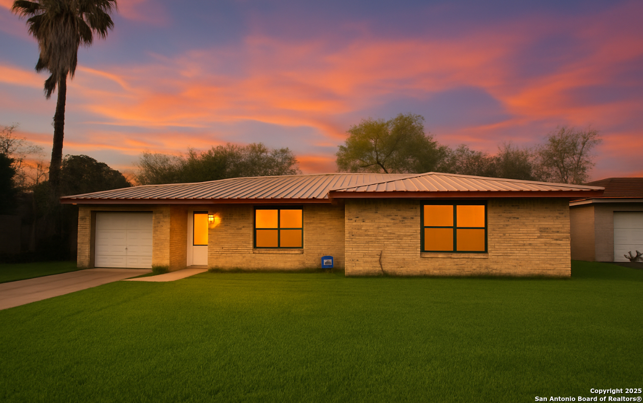 902 W Flournoy Beeville TX 78102